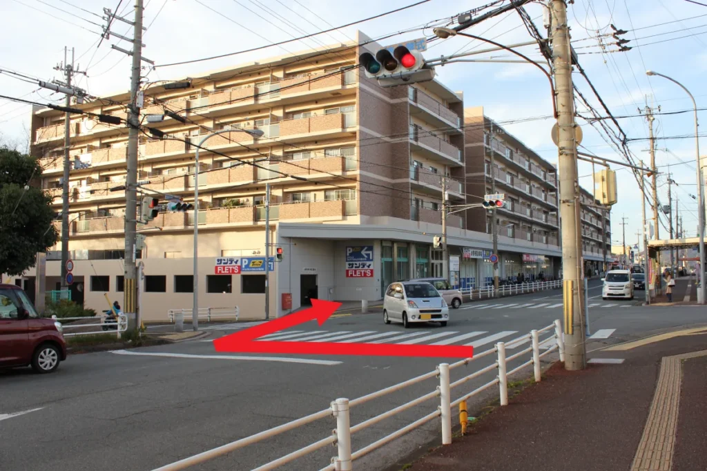 片岡台一丁目交差点からセントラルヒルズ西大和1階のロータスリーフ 蓮心はり灸堂へ向かう道順